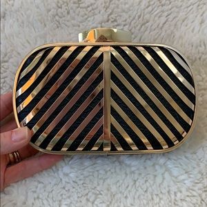 Black and gold faux snakeskin clutch⚡️💃